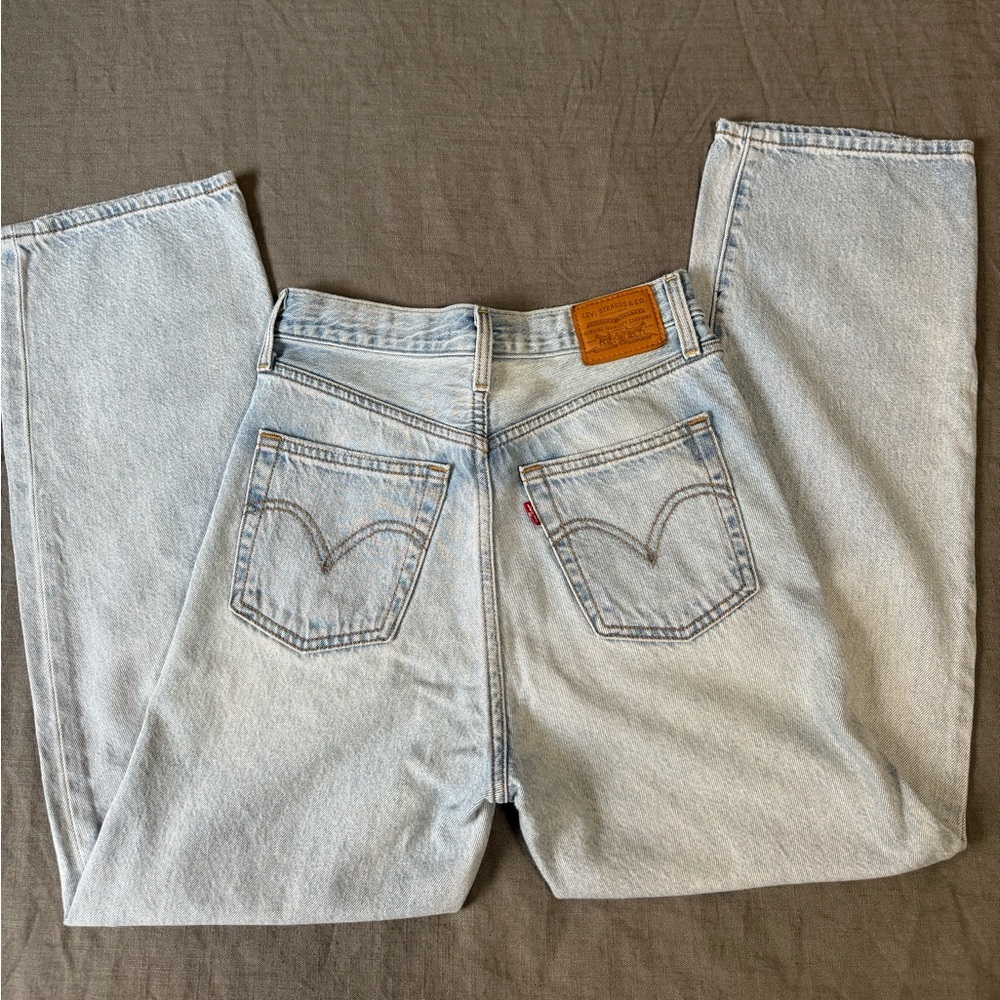 Levi Premium Ribcage Straight - Picture 6 of 7